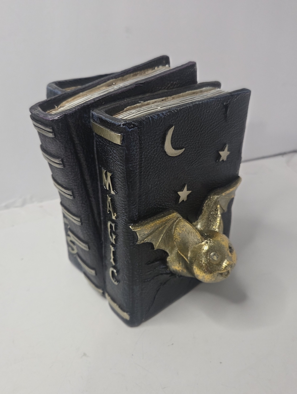 spooky halloween light up bat eye scary faux book end decor resin batt operated